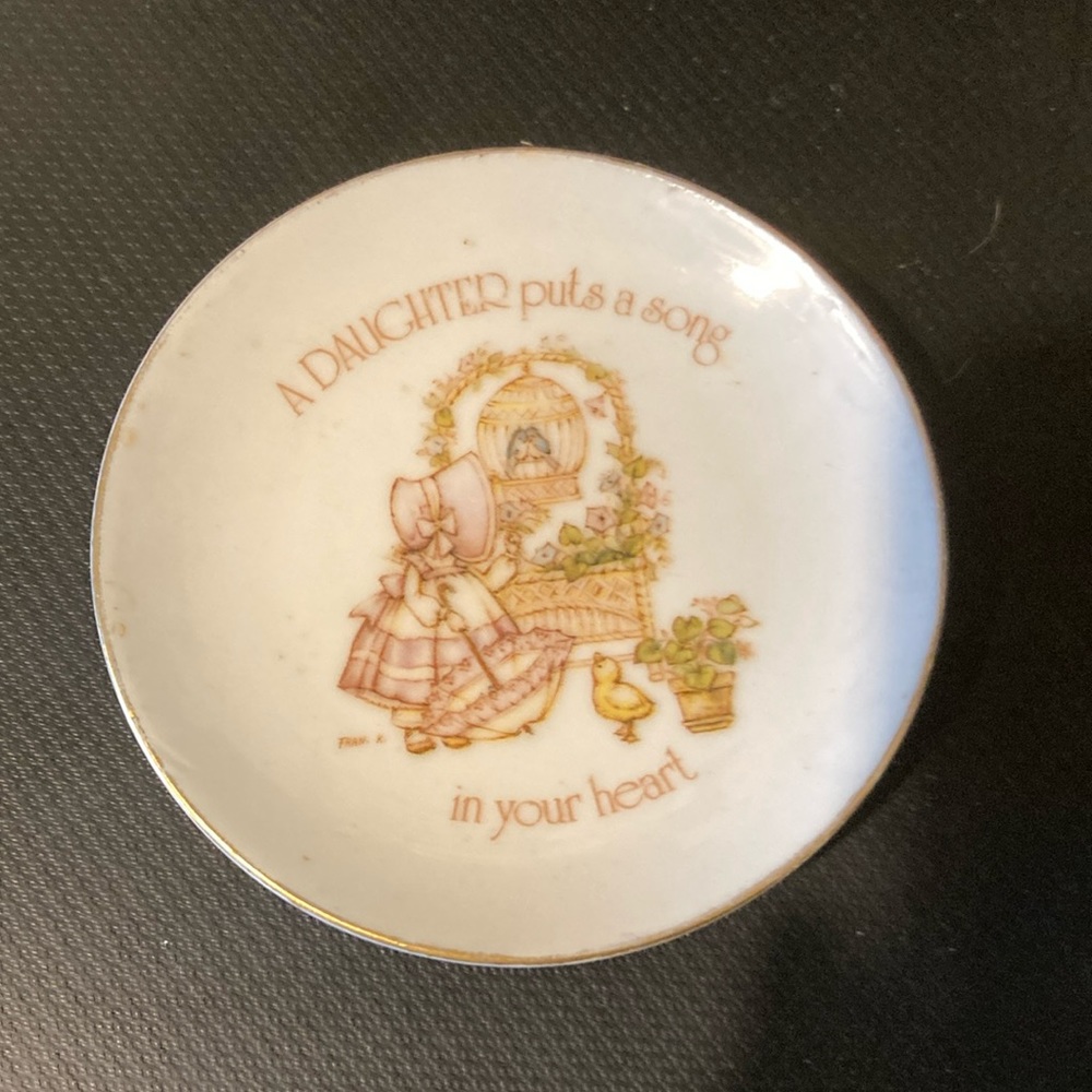 Lasting Treasures Porcelain 4” plate “A Daughter Puts A Song In Your Heart”